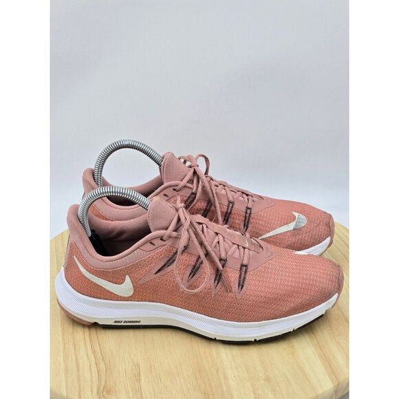 Nike Quest Women's Running Shoes Summit White/Pink Sneaker AA7412-600 size 7.5 - Picture 1 of 9